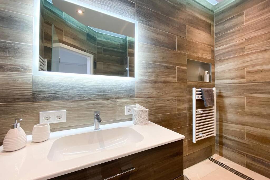 Luxus-Apartment In Leipzig Mit Privat-Parkplatz Kültér fotó